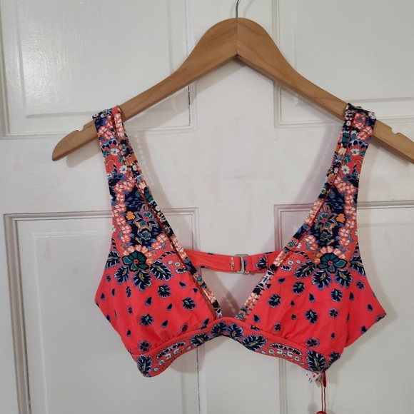 NWT Red Carter Positano Plunge Bikini Swimsuit Top - Picture 3 of 6